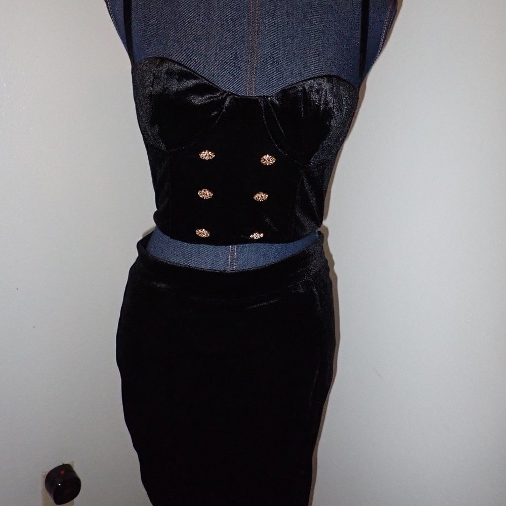 Amber X Meshki Velvet Strappy Bustier Top & Skirt (NWT)